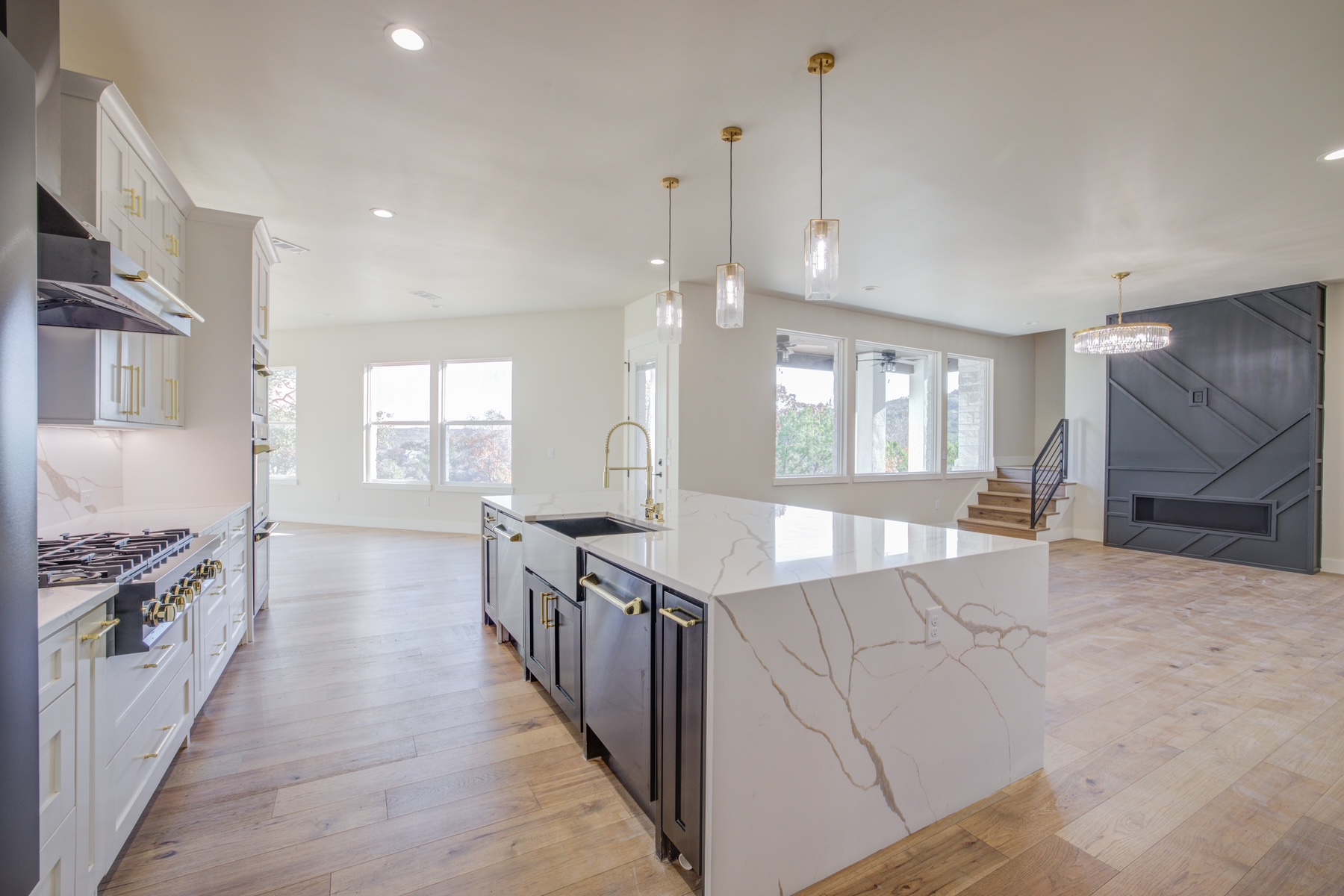 Custom built kitchen by Clinton Kemp
